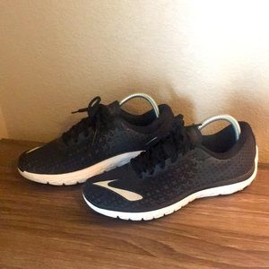 Almost new Women’s brooks pure flow five athletic running shoe Size 9